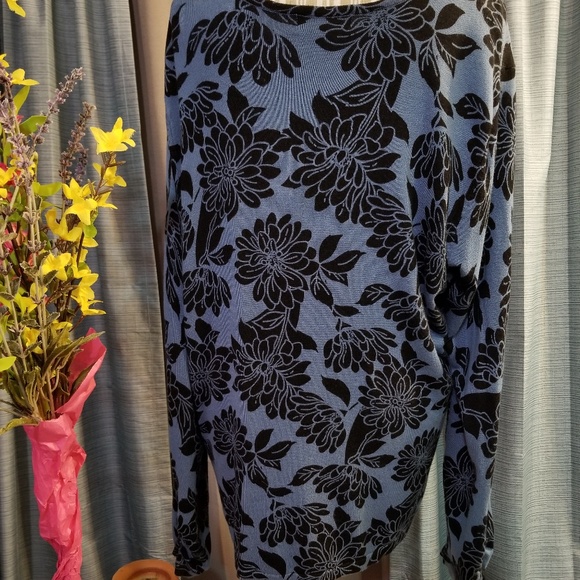 🌻🌺🌻DRESSBARN FLORAL PLUS SIZE BLOUSE!! - Picture 2 of 5